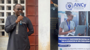 Cybersecurity awareness for students at the Makafui Foundation in Lomé